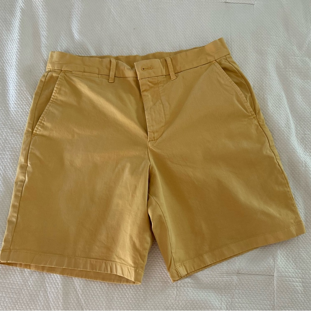 GAP Golden Yellow Flat Front Shorts Casual Essential